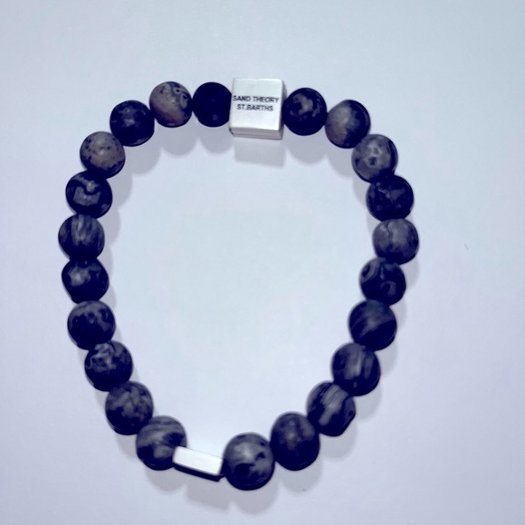 Gray beaded bracelet - Picture 2 of 2